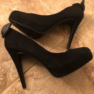 Dolce Vita Black Platform Suede Pump